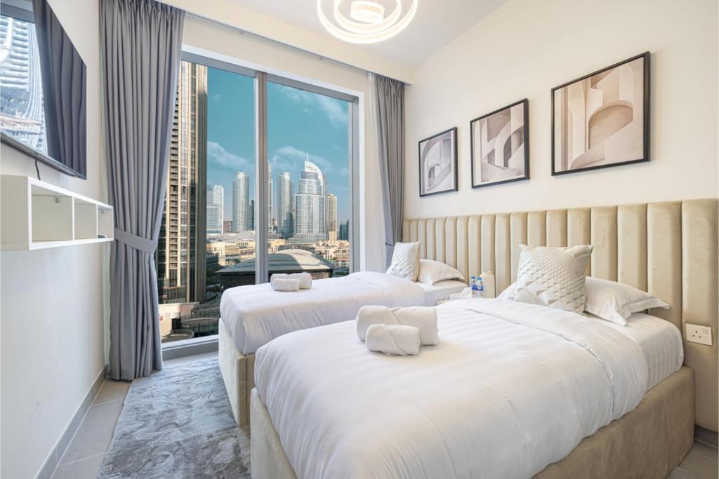 Premium 3BR+Maids | Burj Khalifa & Fountain View | Furnished