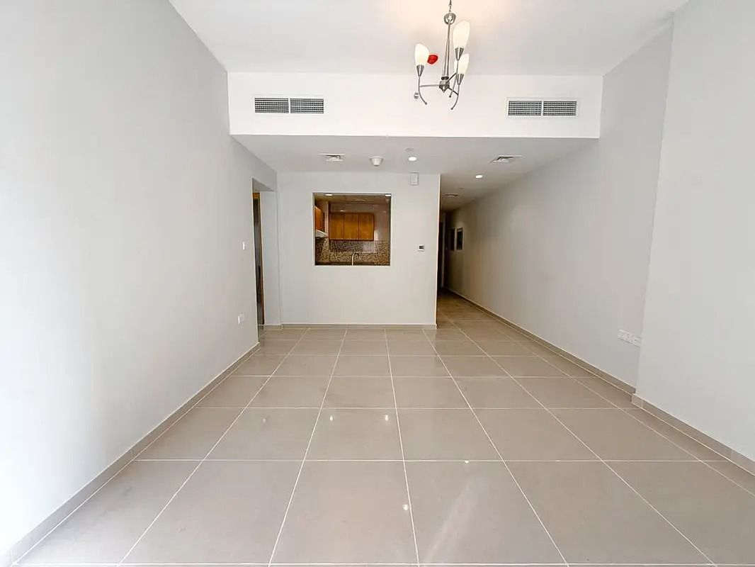 Spacious 1BR | Ready To Move | Prime Location