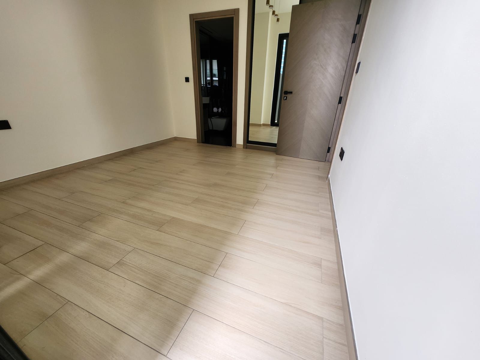Spacious 1 BR | Ready To Move | Kitchen Appliances